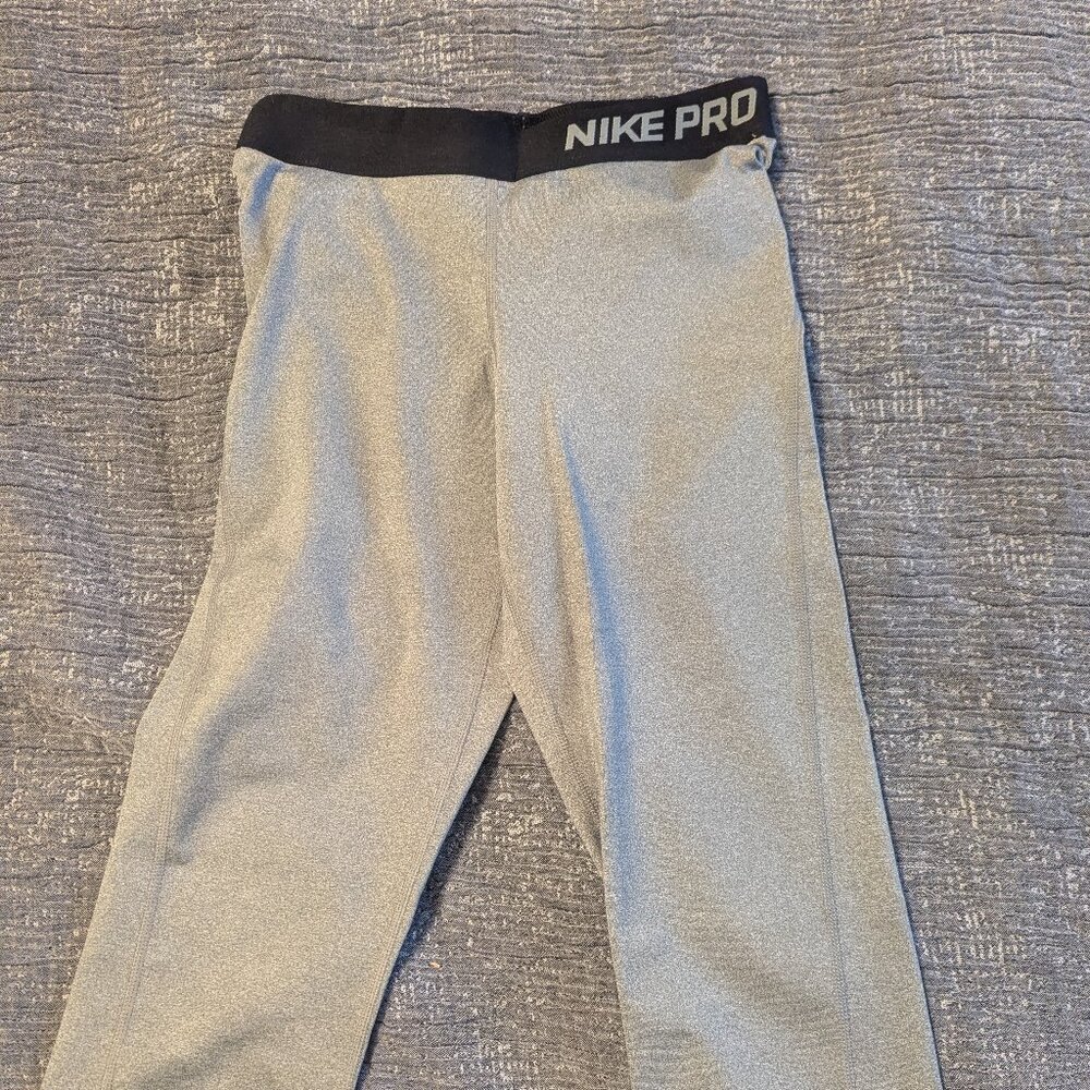 Nike Pro Gray Capri